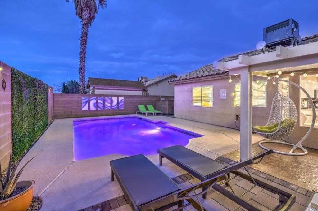 Sunset Swim - Modern Vegas Heated Pool Retreat Villa เฮนเดอร์สัน ภายนอก รูปภาพ